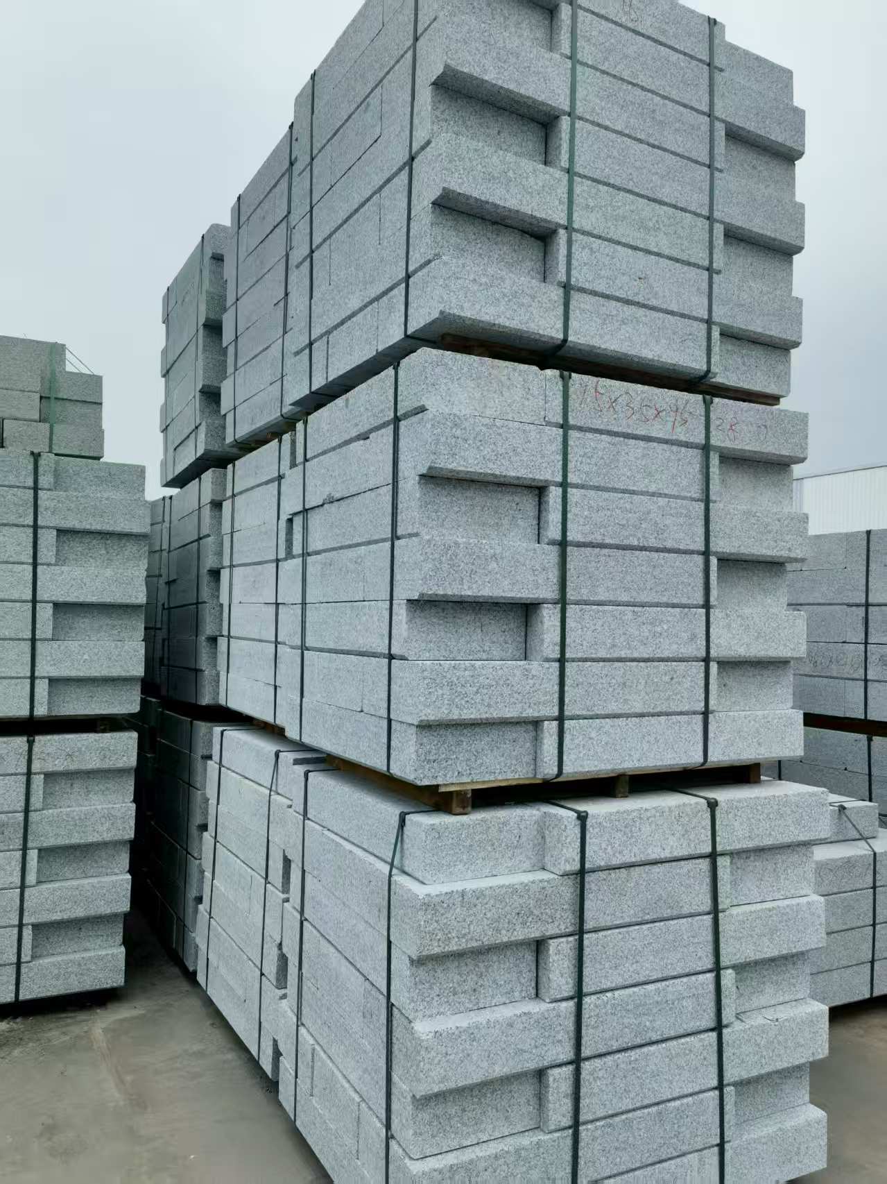 孝感 路沿石，板板正正的路沿石