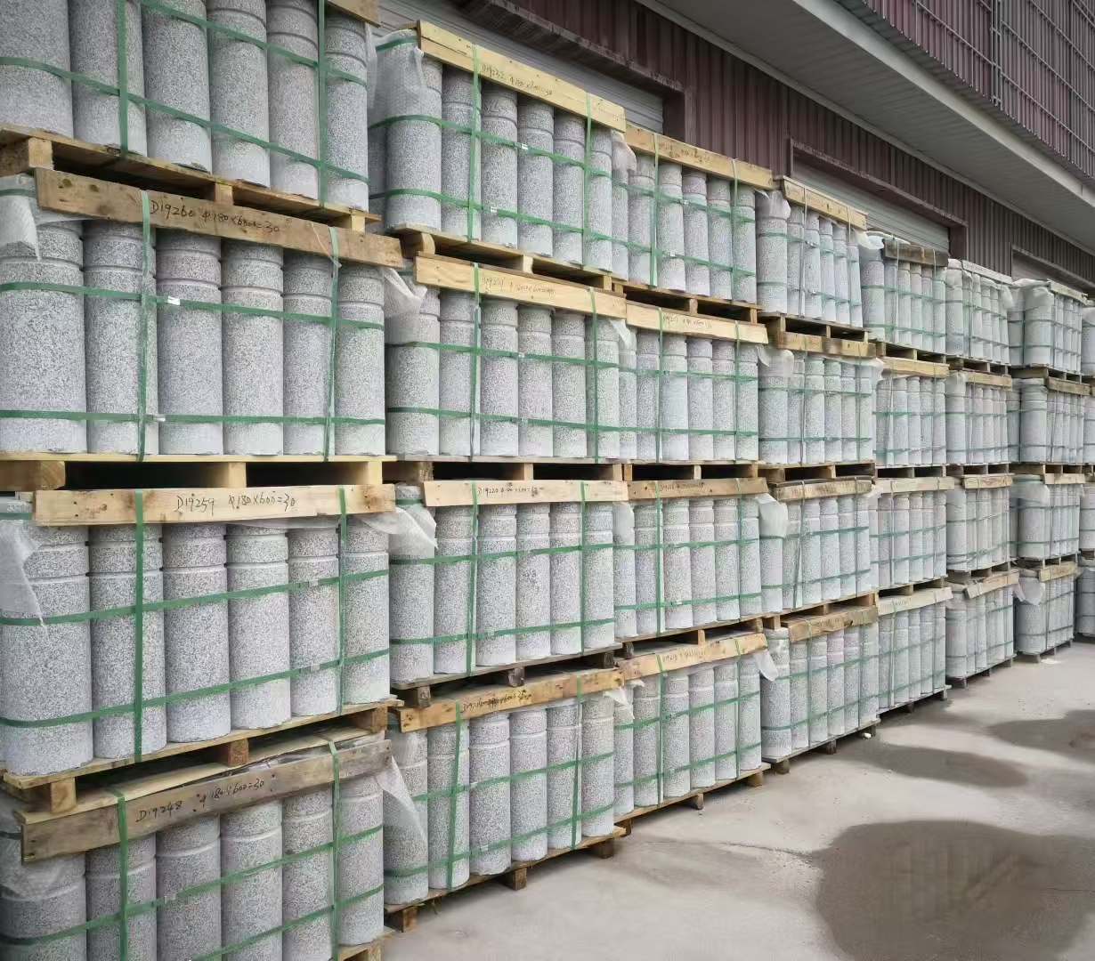 孝感 芝麻白挡车柱、阻车桩、隔离柱