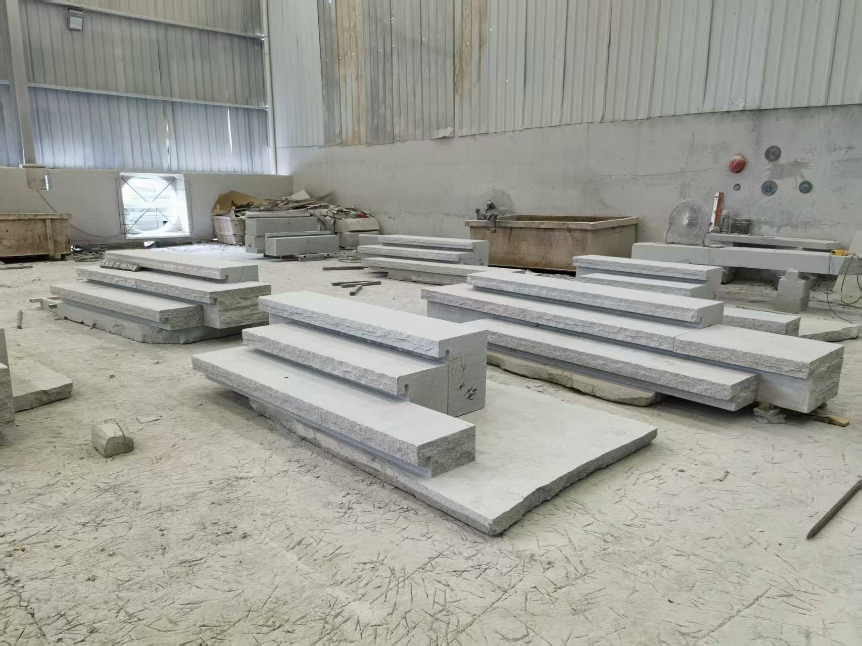 孝感 整石台阶（大面火烧+侧面自然面），出货前厂内拼装