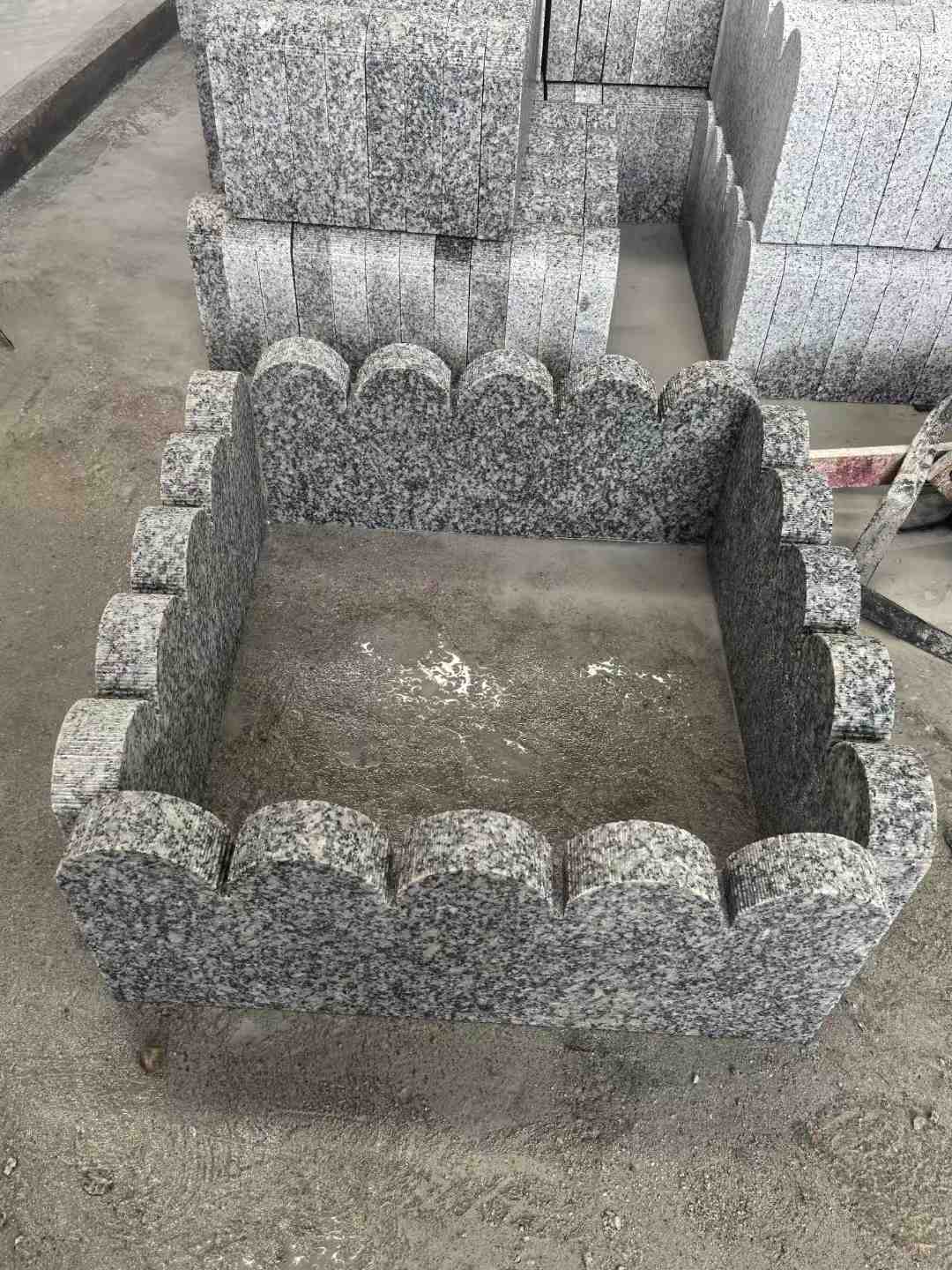 孝感 花边石、花坛围栏石、花池界石、菜园栅栏石、镶边石、波浪状界石介绍