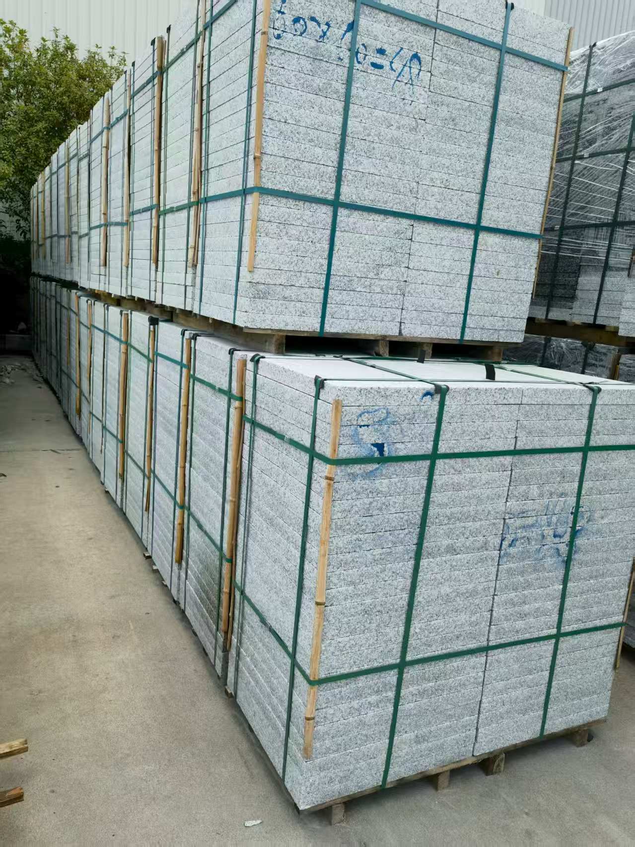 孝感 大花芙蓉白火烧成品，市政园林广场地铺石